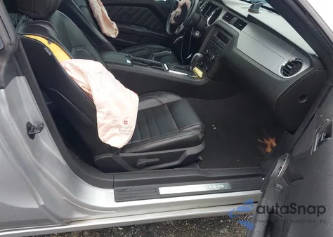 2013 Ford Mustang V6 Premium z USA, uszkodzony, nr VIN 1ZVBP8AM7D5237594